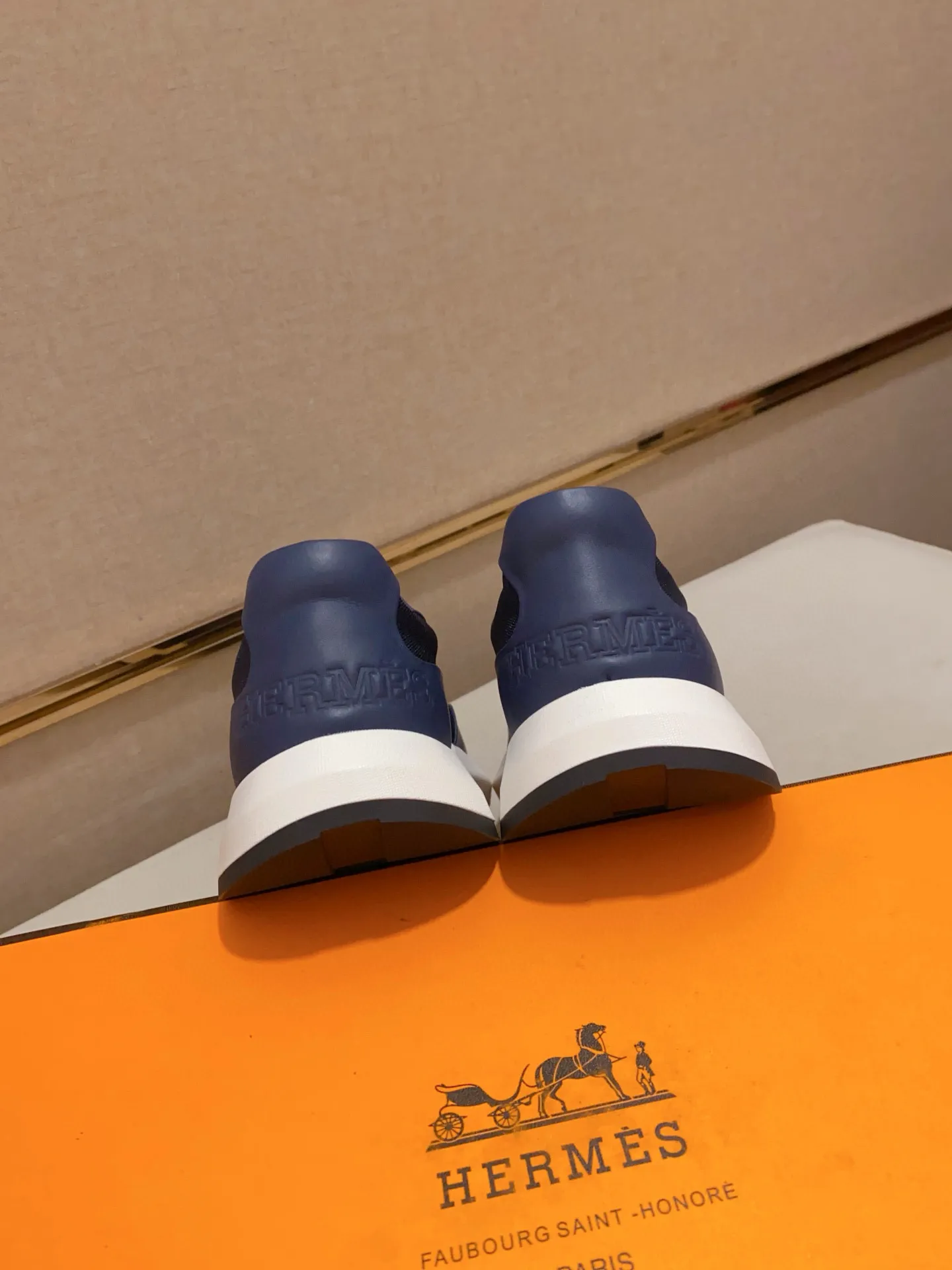 Men's clothing and shoes💰: 600💰《HERMES》【Classic Original Version】Hermès; Top 🔝 Purchasing Agency 🔍🔍Men's latest 🇺🇸 counters are on sale simultaneously, original imported from Italy ▲▲Silk cowhide with breathable fabric ▲▲ (high-end and expensive Qi·Grade) Exquisite workmanship (Italian 🇮🇹Imported water-dyed 🐂cowhide lining) Sole: Original sole provided by the original factory, ⚠️Exclusive double-layer activity·TPR·Rubber·Combined molded outsole; Super·comfortable·wear-resistant·non-slip·environmental protection The real thing is more beautiful if you take the real thing (high quality, follow the order), you can enter and exit the counter at will * Number of yards: 38·39·40·41·42·43·44# (can be customized 45.)